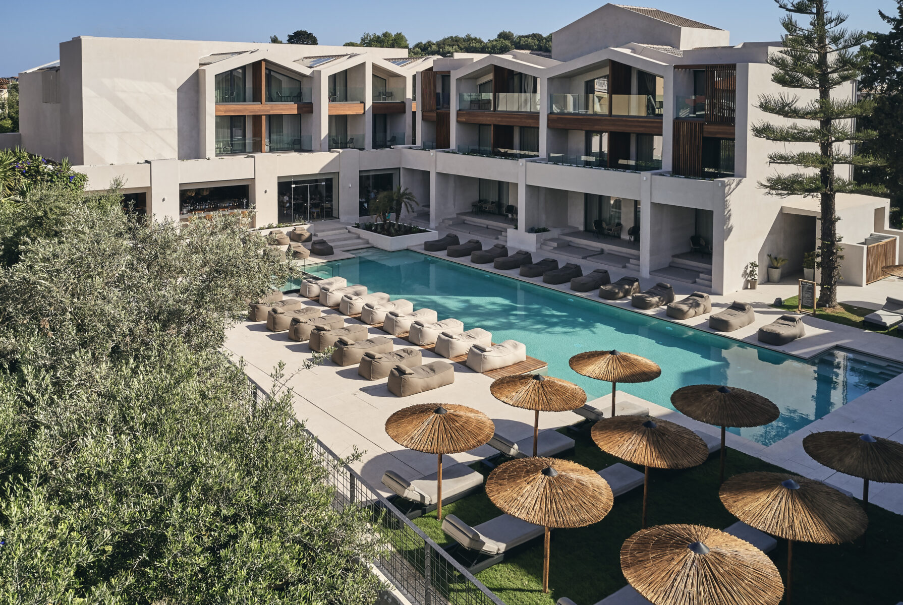 OBO Luxury INTERNATIONAL MAGAZINE WELCOMES THE CONTESSINA COLLECTION IN ZAKYNTHOS